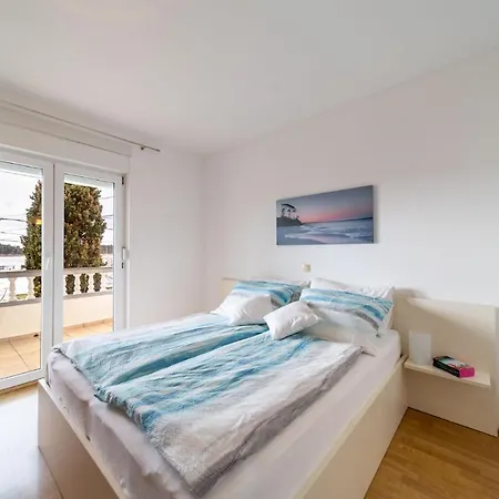 Apartmani Devcic Palit Exterior photo