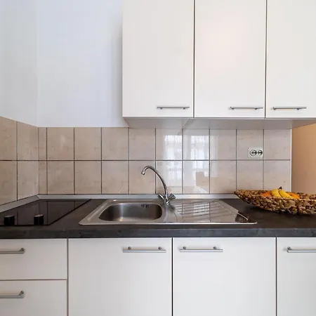 Apartmani Devcic Palit Exterior photo