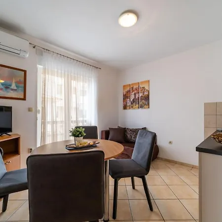 Apartmani Devcic Palit Exterior photo