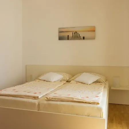 Apartmani Devcic Palit Exterior photo