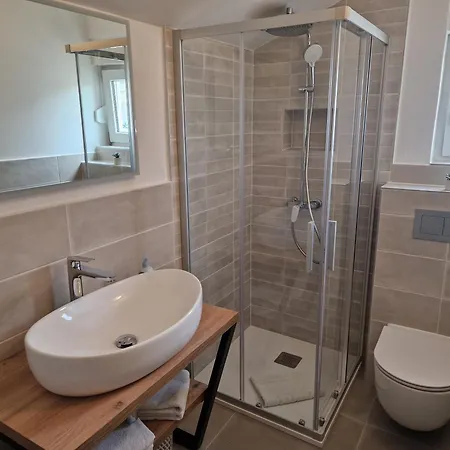 Apartmani Devcic Palit Exterior photo