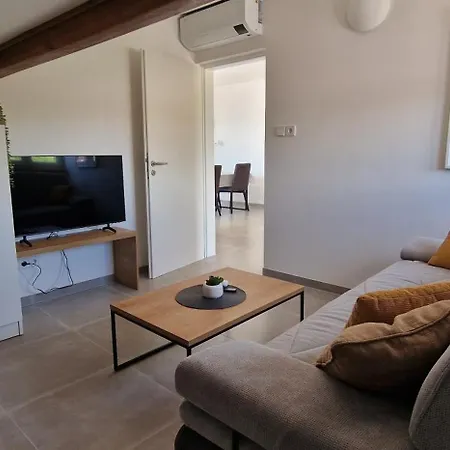 Apartmani Devcic Palit Exterior photo