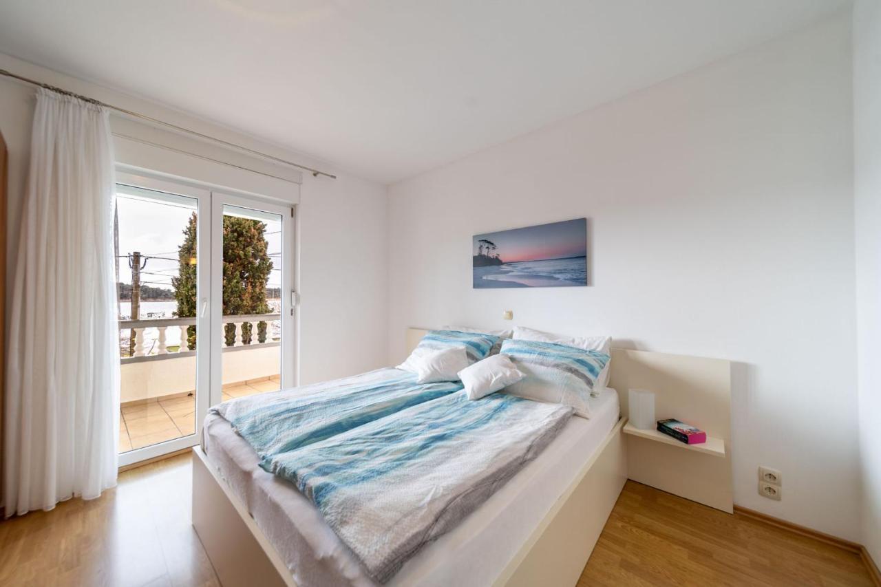 Apartment Devcic Palit