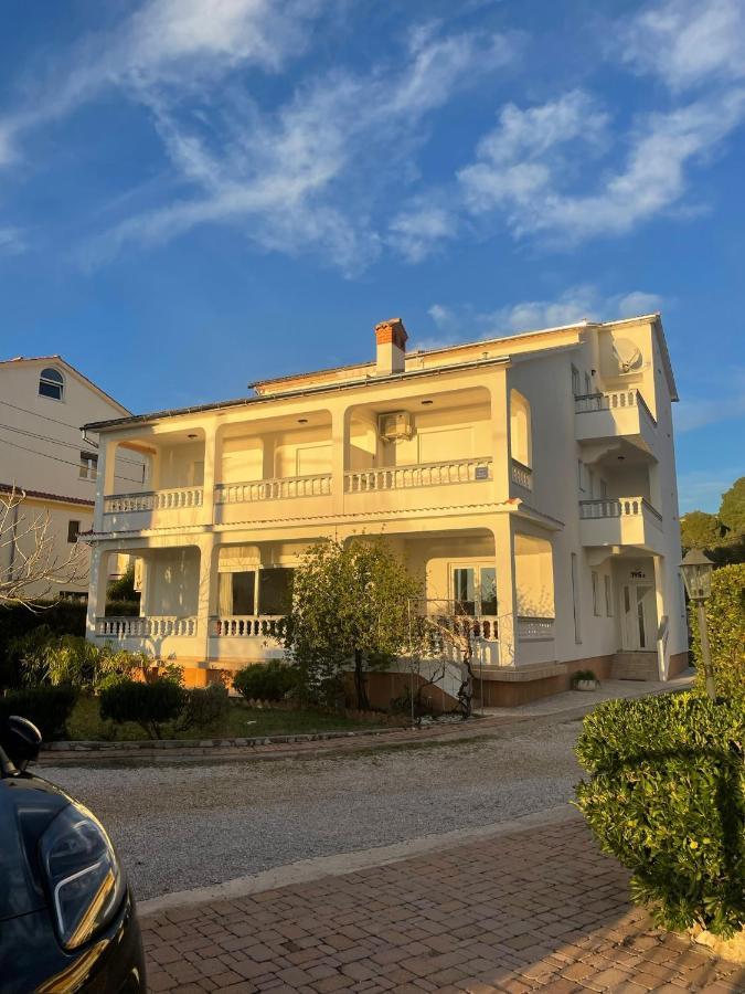 Devcic Apartment *
